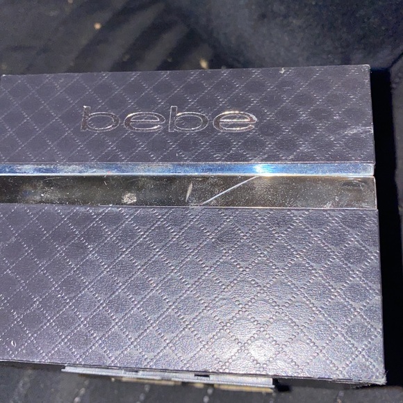 Only use once stored fake diamonds around need battery - Picture 4 of 4